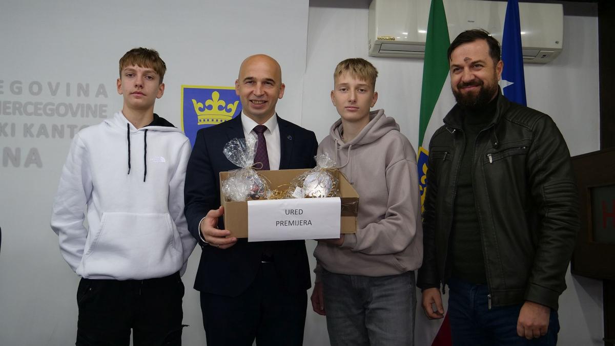 suvenirnica-preporod-0311-4