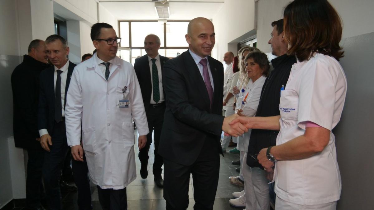 Delegacija-ZDK-posjetila-Opu-bolnicu-u-Tenju-i-najavila-jau-podrku-5