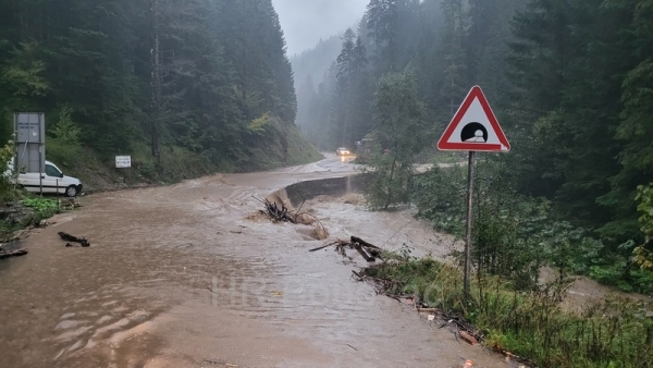 Tunel blokiran, Stavnja se izlila, pokrenula se klizišta