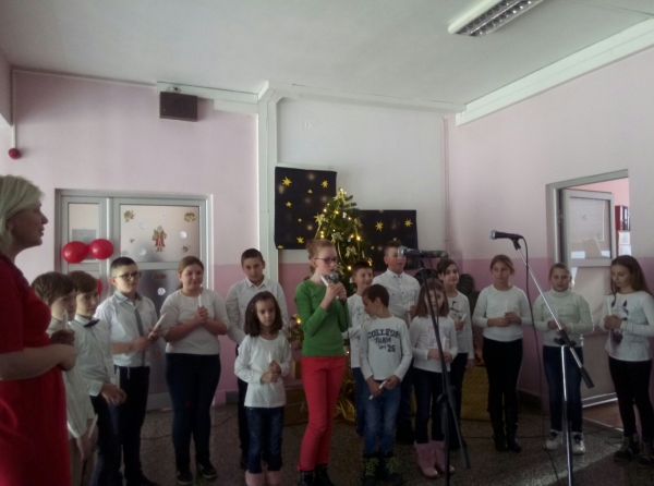 Božićno novogodišnja priredba u Osnovnoj školi Vareš