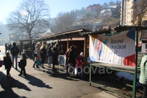 Bazar „Rukama vareških žena“ privukao brojne posjetitelje