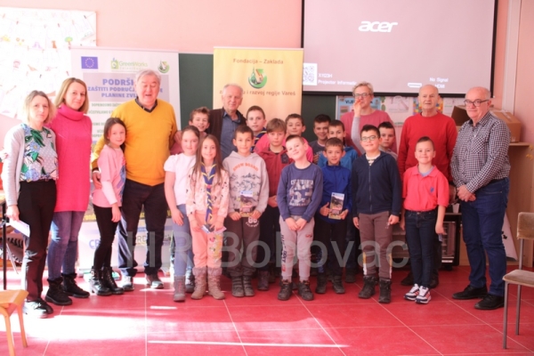 Mladi istraživači Osnovne škole Vareš na predavanju o zaštiti okoliša