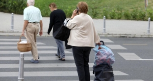 Od 06.-10.04.2020. godine osobe iznad 65 godina mogu se kretati od 08 do 12 sati