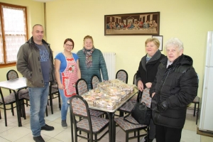 Korisnici Pučke kuhinje u Varešu dobili kolače