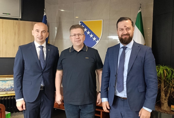 Premijer Pivić i predsjednik SSSBiH Šatorović: Primanja uposlenih u obrazovanju za godinu i po dana mandata trenutne Vlade povećana za više od 50 posto