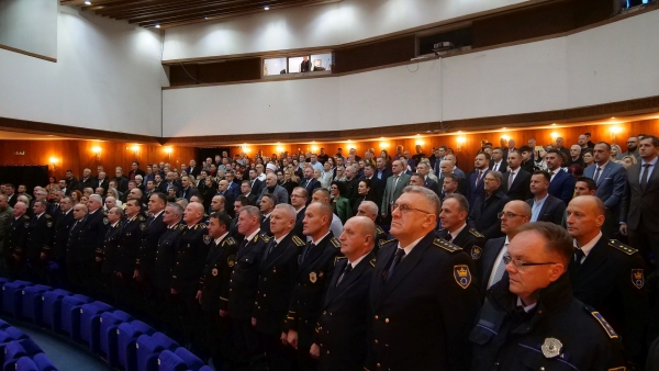 Premijer Pivić na svečanoj akademiji povodom Dana državnosti BiH: Neka nas patriotski naboj ujedinjuje i jača, nastavimo graditi i voditi domovinu ka boljoj budućnosti