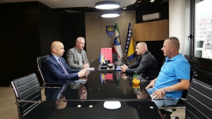 Premijer Nezir Pivić razgovarao s delegacijom Udruženja &quot;Zenica-taxi&quot;: Puna podrška i posvećenost poboljšanju položaja i usluge taksi prijevoza