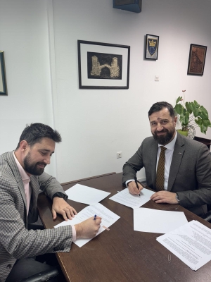 Potpisan ugovor o sufinanciranju uređenja &scaron;kolskih dvori&scaron;ta u Općini Breza