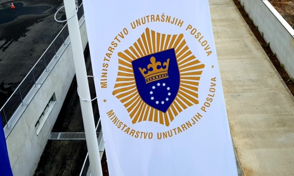 SAOPĆENJE ZA JAVNOST U zavedenoj akciji policije ZDK tijekom proteklog vikenda 90  vozača sankcionirano zbog vožnje pod djelovanjem alkohola a 238 prekršajnih naloga izdano zbog nekorištenja sigurnosnog pojasa