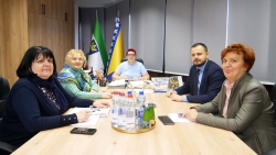 Vlada Zeničko-dobojskog kantona osigurala sredstva za isplatu pomoći umirovljenicima: Uz mirovinu za studeni/novembar isplata pomoći od 100,00 KM