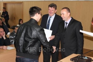 Ministar Čolaković uručio rješenja stipendistima