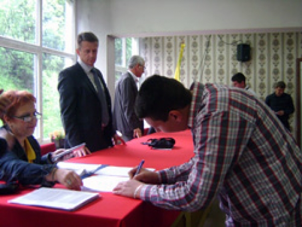 Ministar Tuka potpisao ugovore sa studentima boračkih populacija