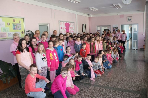 U Osnovnoj školi Vareš obilježen Dan ružičastih majica