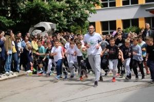 Vareški osnovci i srednjoškolci trčali na krosu &quot;Utrka za Dan planeta Zemlje&quot;