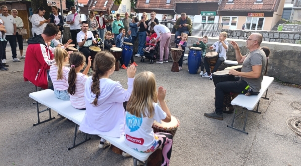 Održan prvi Street fest u Varešu – grad oživio kroz mladost, kreativnost, druženje i šetnju