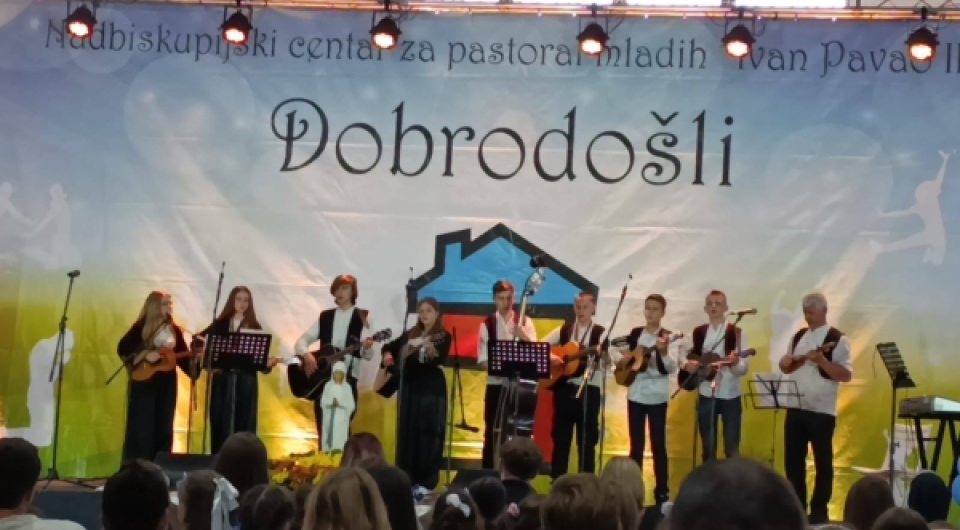 Tamburaška sekcija udruženja Moja prva nota nastupila na MarijaFestu
