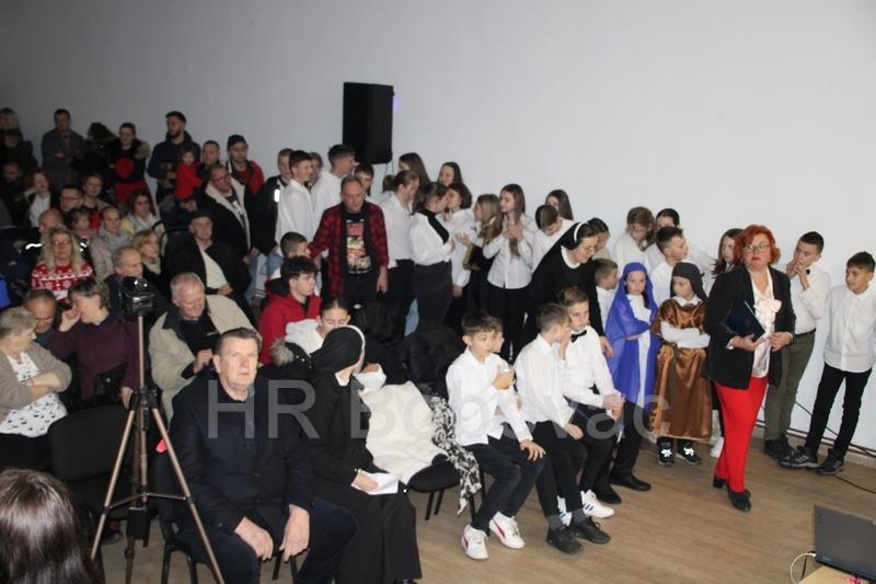 koncert-Bozic-u-Varesu-29