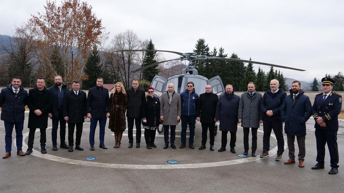 helikopter-zdk-2412-8