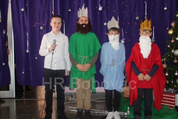 Božićno-novogodi&scaron;nja svečanost u Osnovnoj &scaron;koli Vare&scaron; donijela pregr&scaron;t emocija