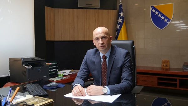 Premijer Pivić: Zeničko-dobojski kanton bilježi snažan rast industrijske proizvodnje, plaća zaposlenih i izvoza, s najboljom vanjskotrgovinskom bilancom u FBiH