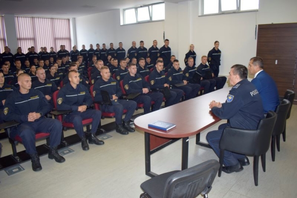SAOPĆENJE ZA JAVNOST Nakon obuke na Policijskoj akademiji FMUP-a 99 kadeta započinje praktičnu obuku u Upravi policije MUP-a ZDK