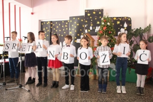 Božićna i novogodišnja svečanost učenika Osnovne škole Vareš