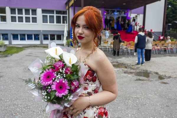 Emina Ahmedović učenica generacije u Brezi