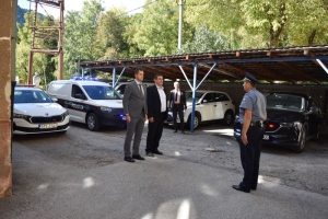 Ministar unutrašnjih poslova ZDK Emir Vračo i  policijski komesar Admir Gazić posjetili policijske stanice u Olovu i Varešu  
