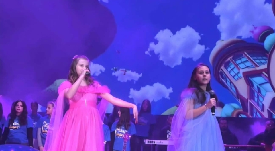 Naša sugrađanka Ena Ajanović na Malom šlageru 2025. osvojila treću nagradu za scenski nastup